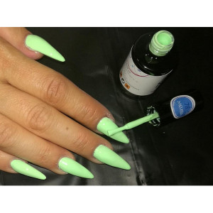 smalto gel color verde mela pastello iradei nails